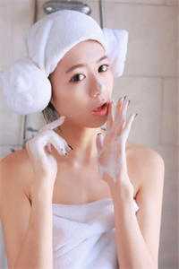 美女乳房图