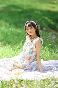 美女喷