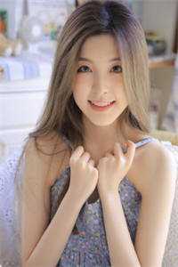 古装抹胸美女