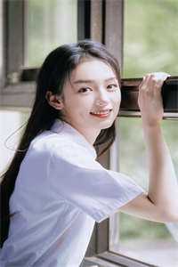 操白嫩美女