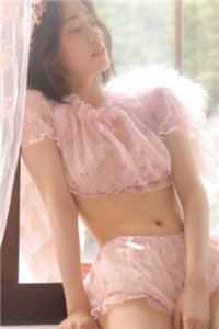 美女扒开内衣露出jk