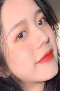 美女舔舔男人的机机视频