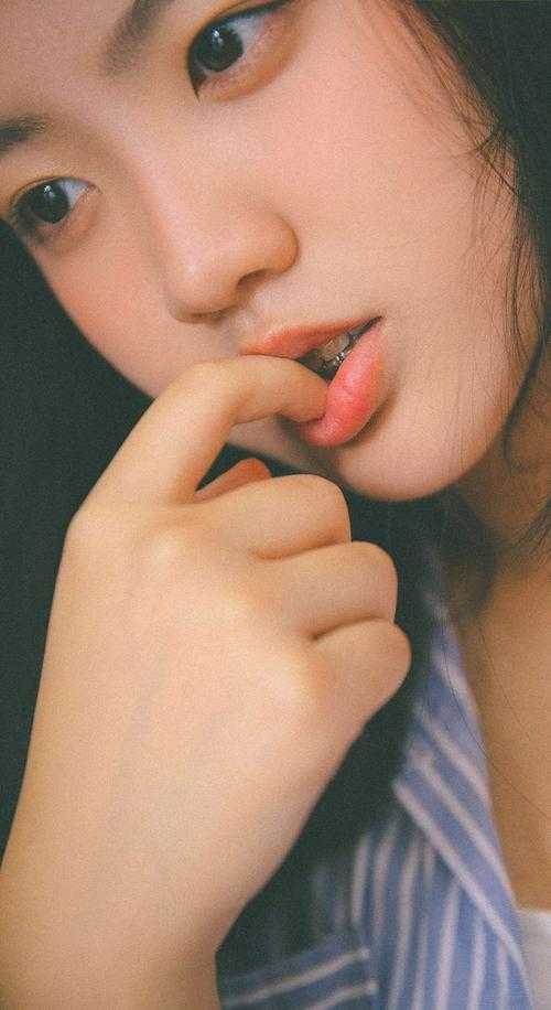 美女洞洞