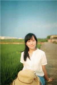 憋不住尿裤子视频