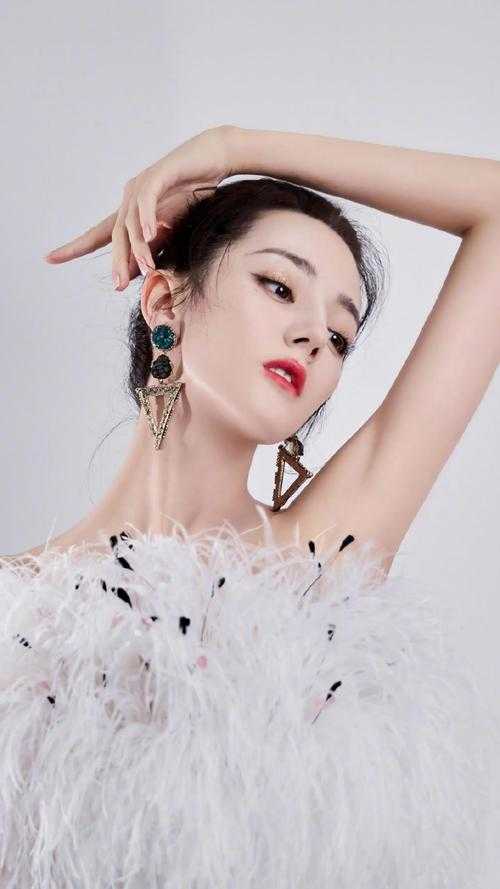 美女舔舔男人的机机视频