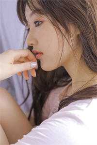 十八岁的小妞真嫩