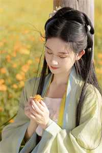 宝贝对着摄像头自己做