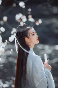 放荡女教师雅黎莹全文