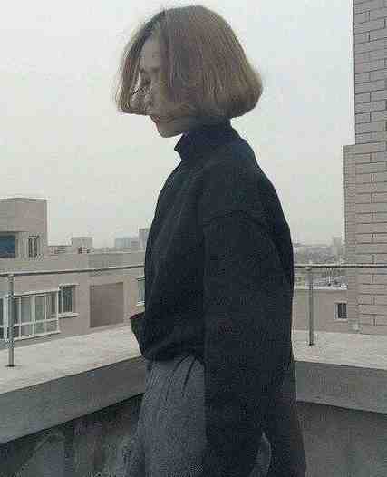 女囚三角木马拷问